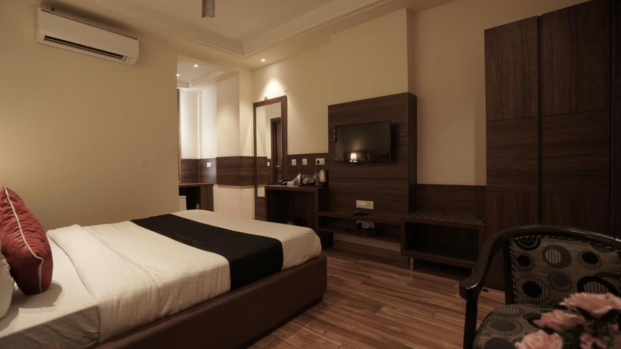 Bhagya Raj Palace By Wb Comfort Kanpur Exterior photo
