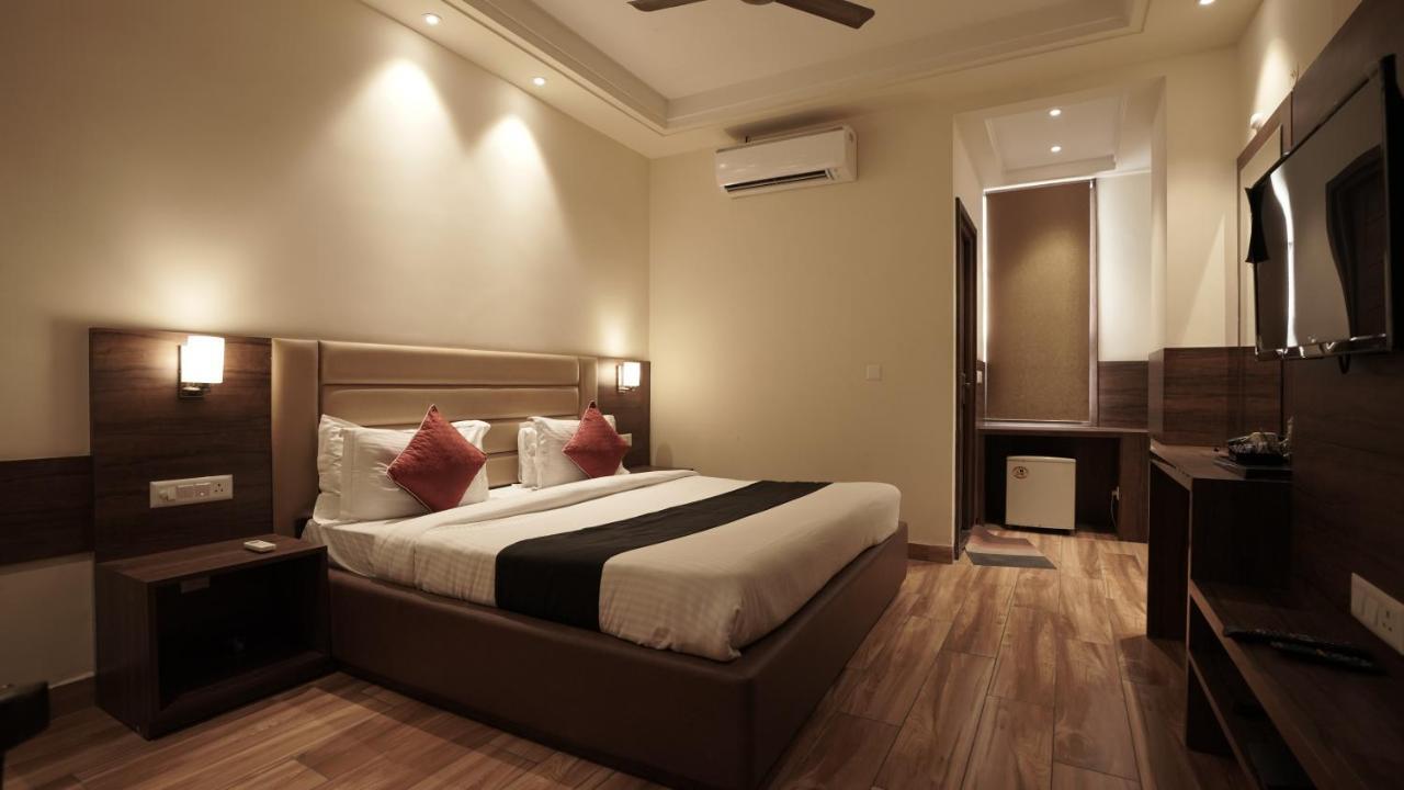 Bhagya Raj Palace By Wb Comfort Kanpur Exterior photo