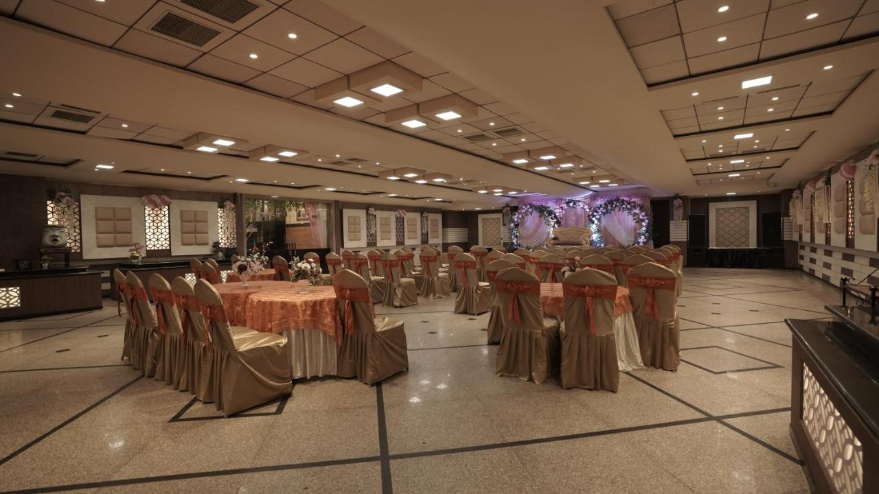Bhagya Raj Palace By Wb Comfort Kanpur Exterior photo