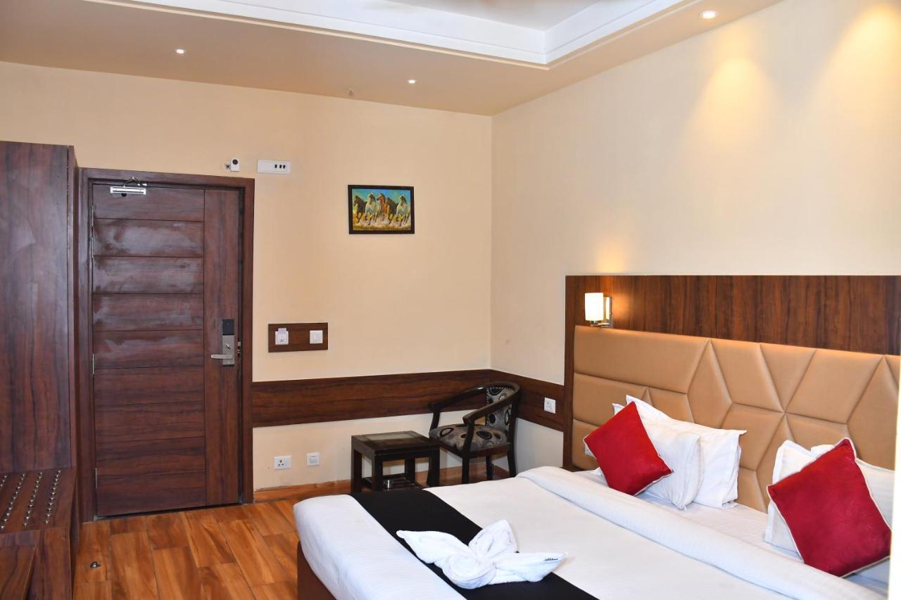 Bhagya Raj Palace By Wb Comfort Kanpur Exterior photo